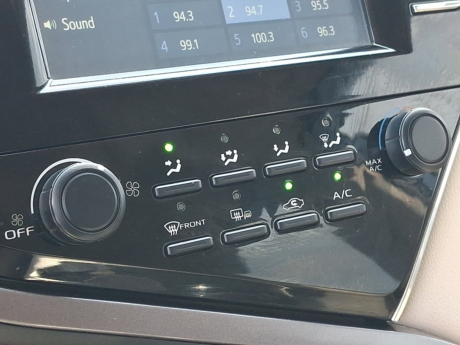Used 2018 Toyota Camry LE w/ Convenience Package FWD image 16