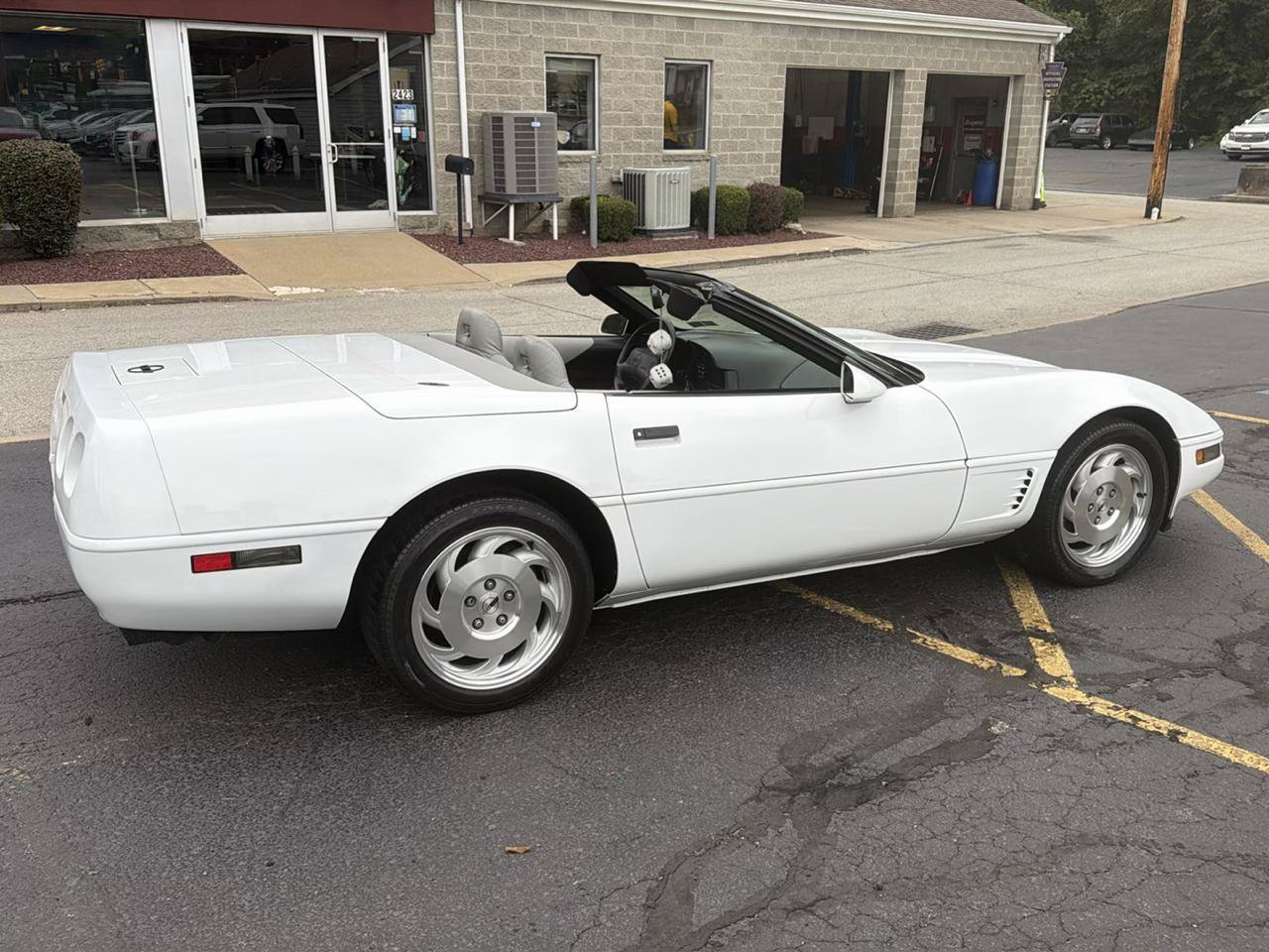 Used 1996 Chevrolet Corvette Convertible RWD image 12