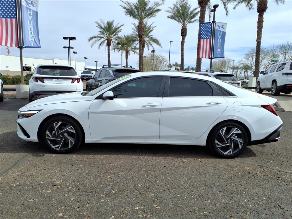 Certified 2025 Hyundai Elantra Limited image 8