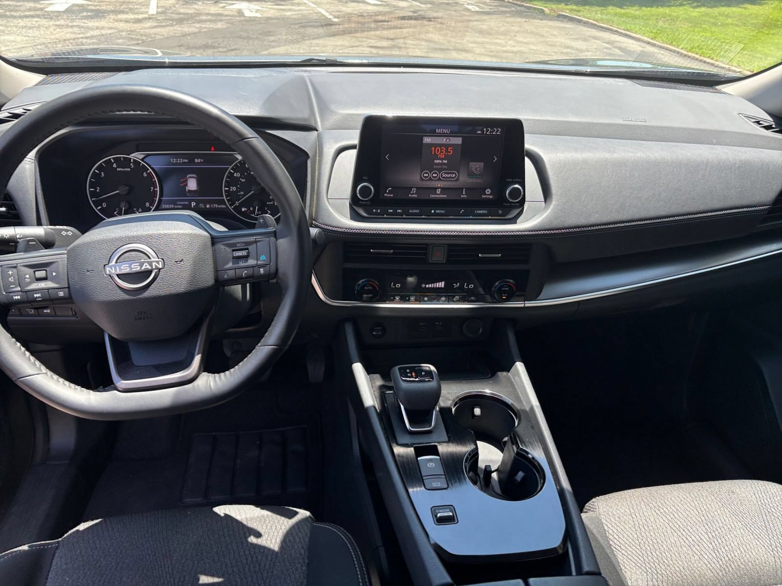 Used 2025 Nissan Rogue SV FWD image 28