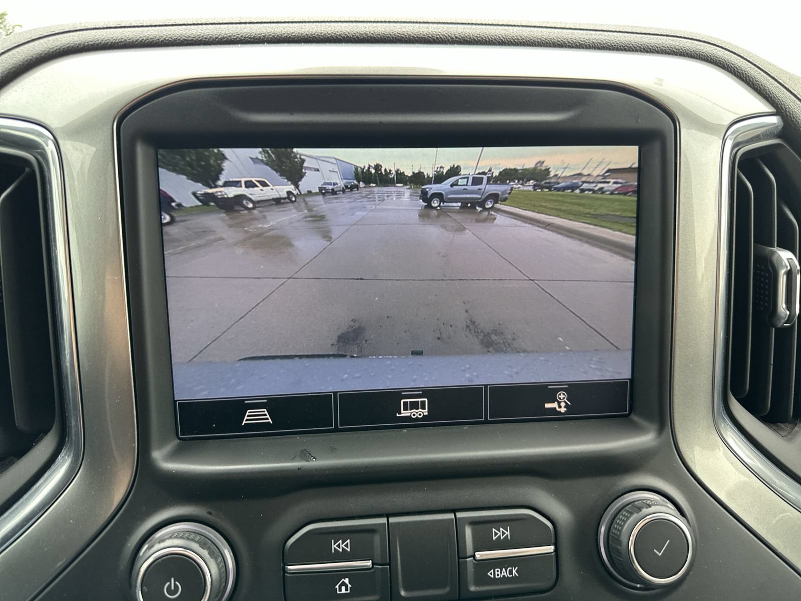 Used 2021 Chevrolet Silverado 1500 LTZ w/ LTZ Premium Package AWD/4WD image 15
