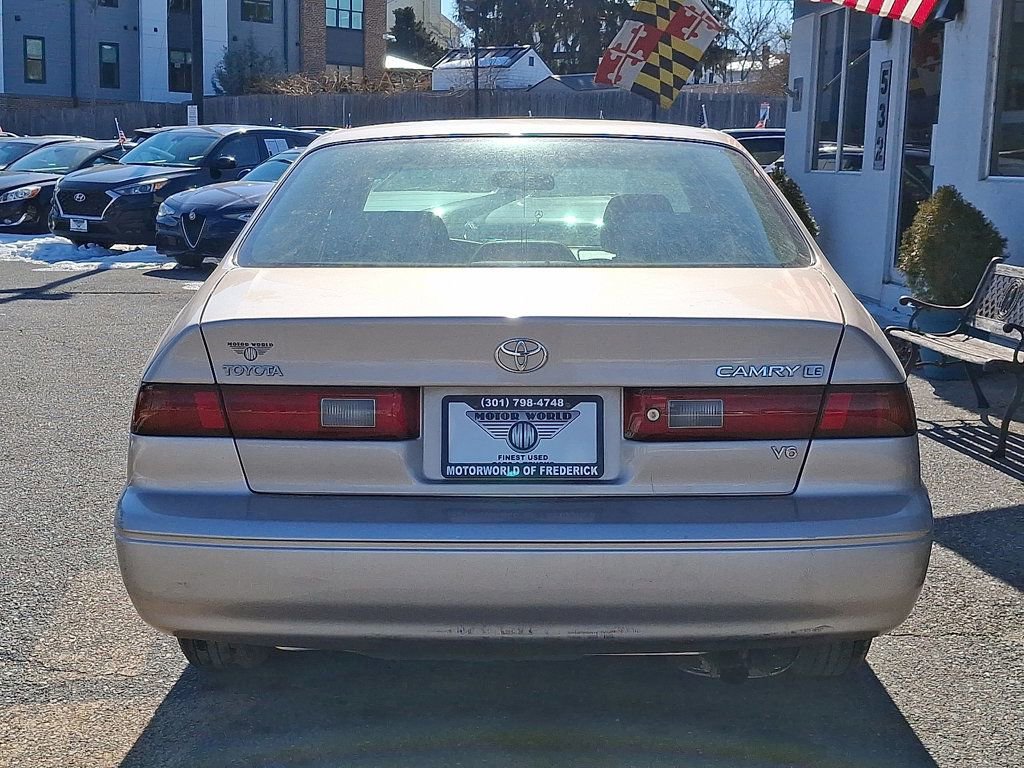 Used 1998 Toyota Camry LE FWD image 5