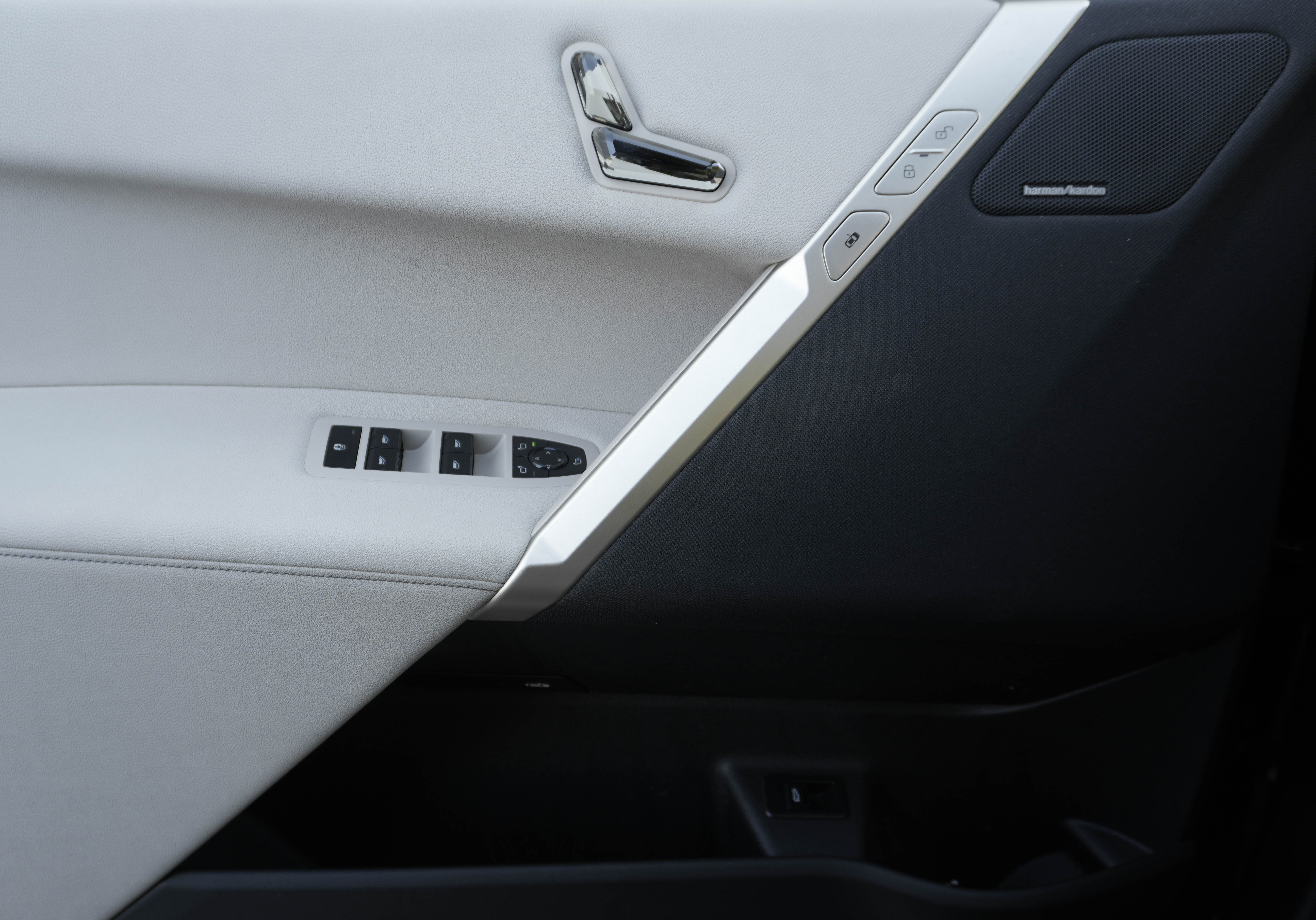 Certified 2023 BMW iX xDrive50 w/ Ultimate Package image 30