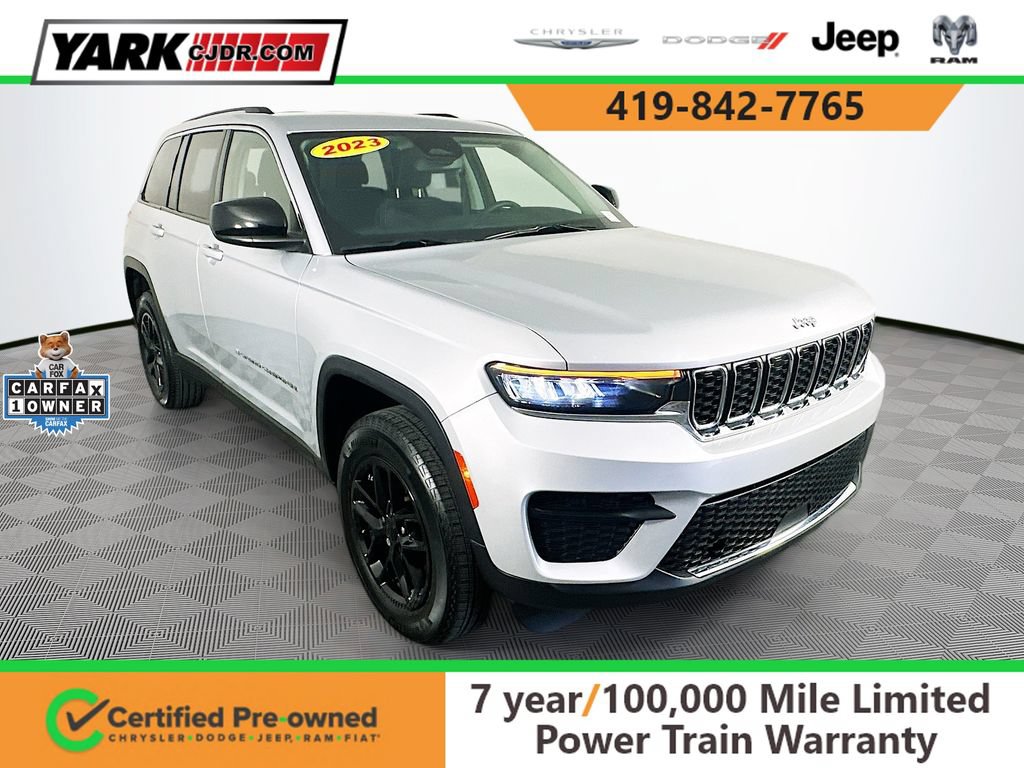 Certified 2023 Jeep Grand Cherokee Laredo w/ Luxury Tech Group I AWD/4WD image 1