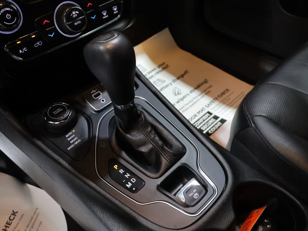 Used 2021 Jeep Cherokee Latitude Lux 80th Anniv w/ Quick Order Package 2YU 80th AWD/4WD image 30