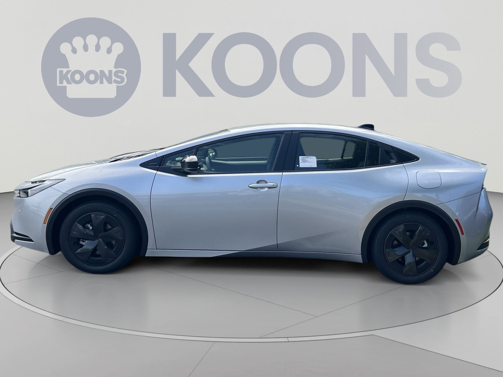 New 2027 Toyota Prius Plug-In Hybrid FWD image 2