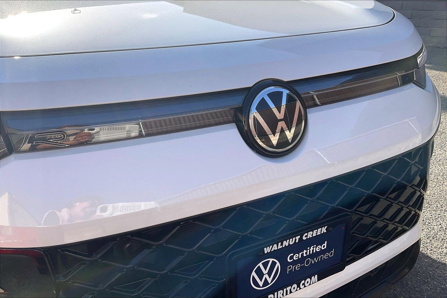 Certified 2025 Volkswagen Tiguan SE R-Line AWD/4WD image 30