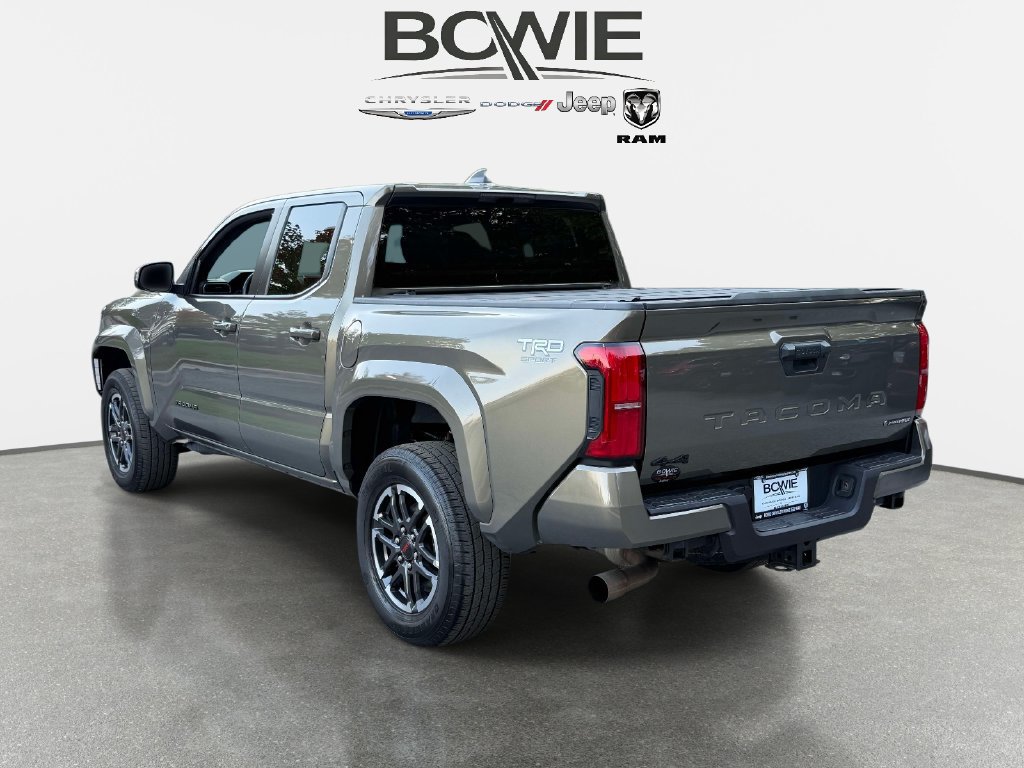 Used 2025 Toyota Tacoma TRD Sport AWD/4WD image 4