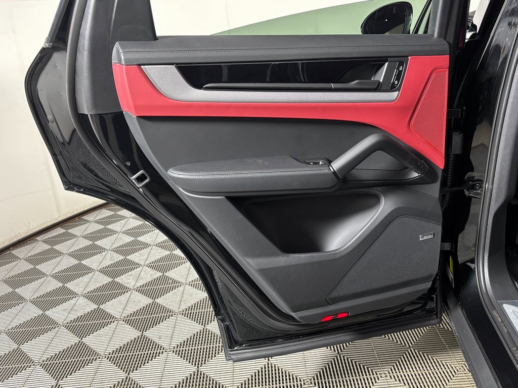 New 2026 Porsche Cayenne S image 33