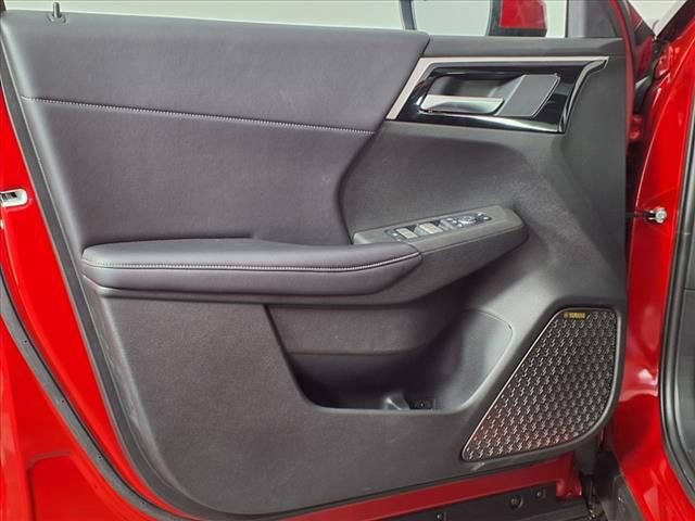 Used 2025 Mitsubishi Outlander SE image 21