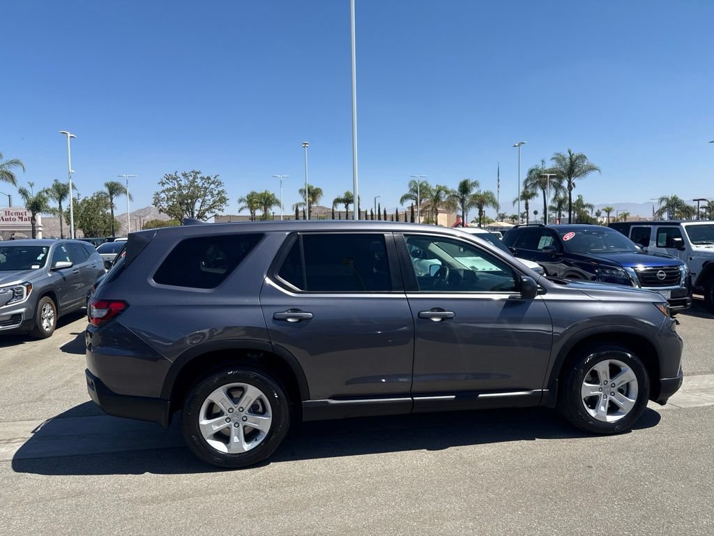 Used 2024 Honda Pilot LX image 9