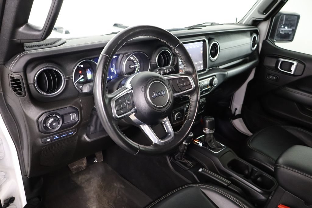 Used 2023 Jeep Wrangler Unlimited Sahara w/ Cold Weather Group AWD/4WD image 24