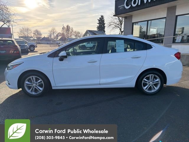 Used 2017 Chevrolet Cruze LT w/ Convenience Package image 8