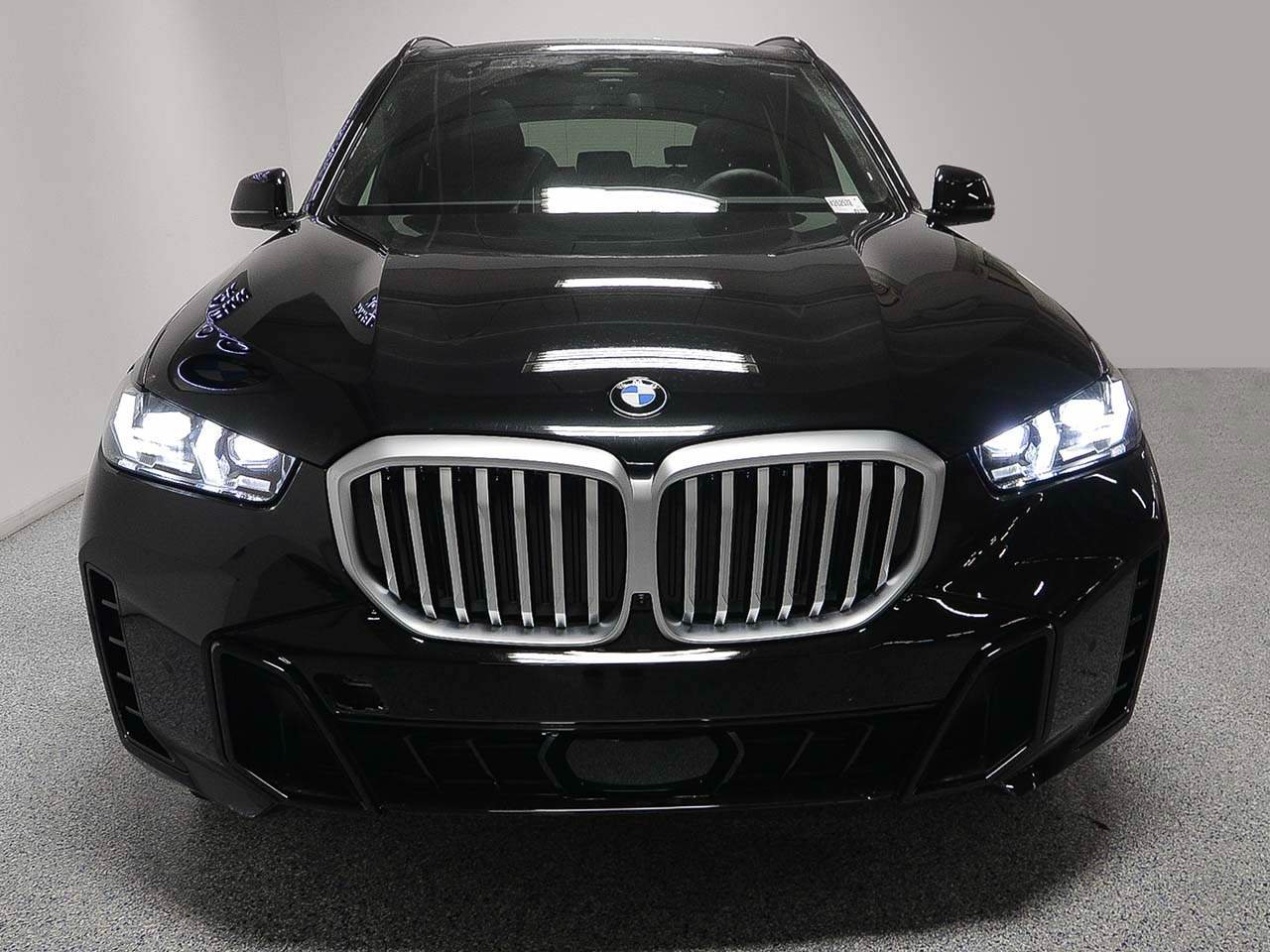 Used 2026 BMW X5 sDrive40i w/ M Sport Package RWD image 2