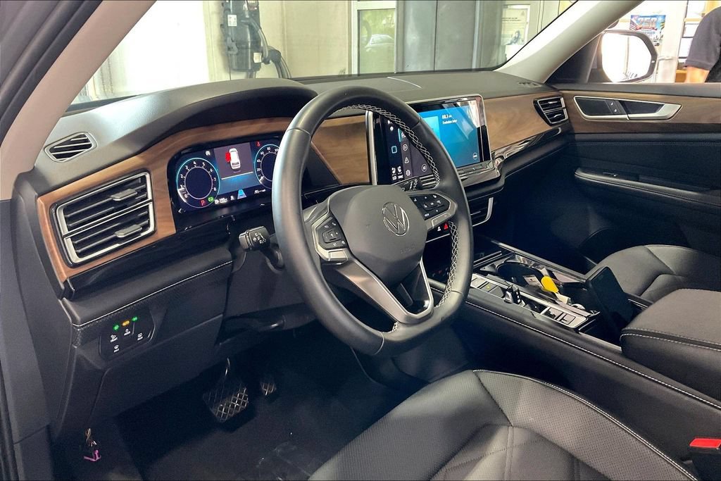 Used 2026 Volkswagen Atlas SE AWD/4WD image 4