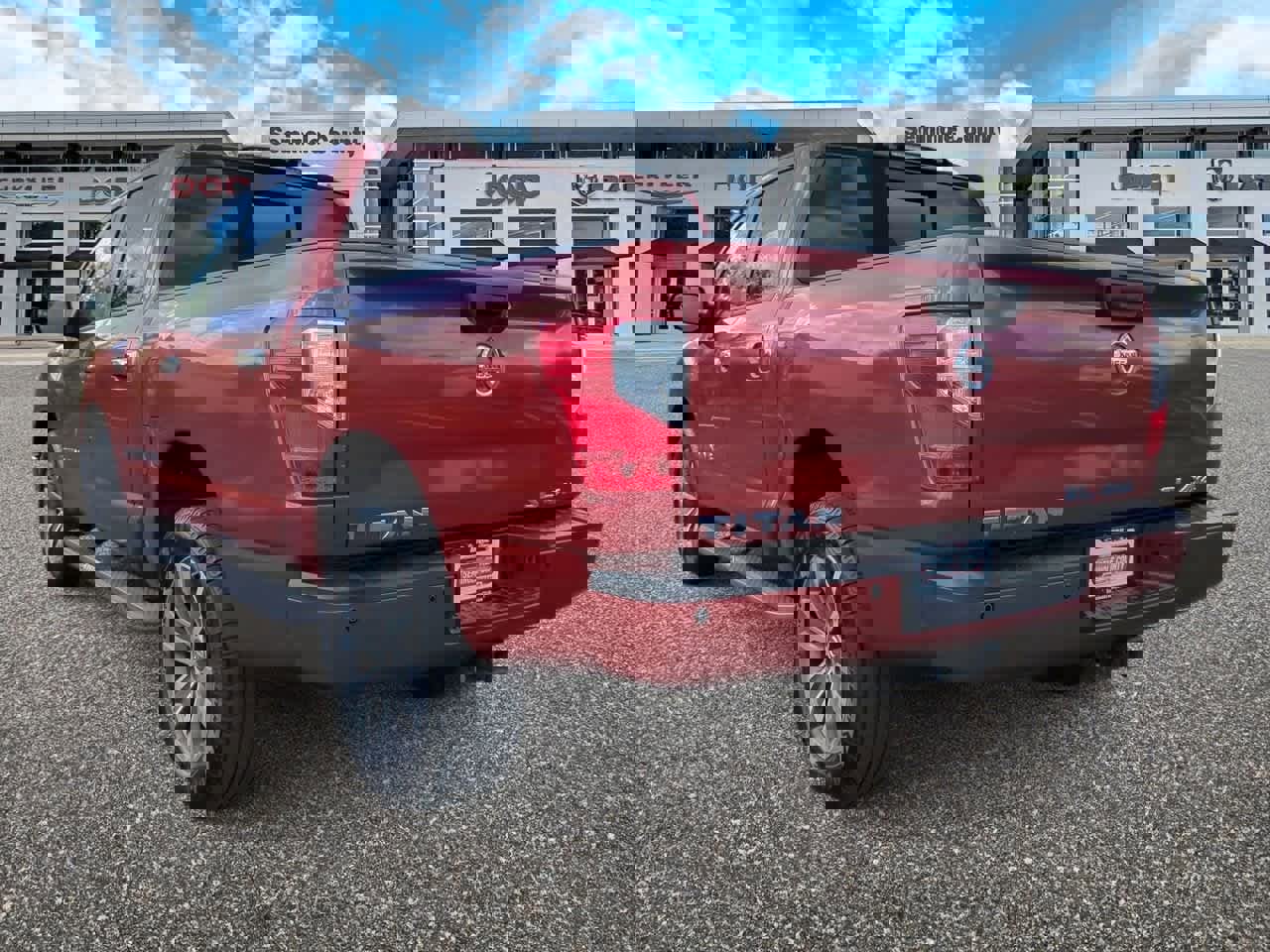 Used 2018 Nissan Titan SL image 6