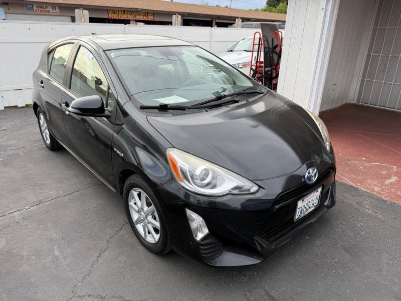 Used 2016 Toyota Prius C Three FWD image 4