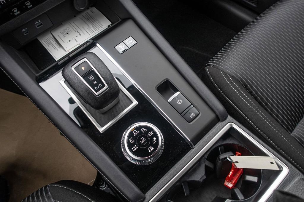 New 2025 Mitsubishi Outlander ES image 38