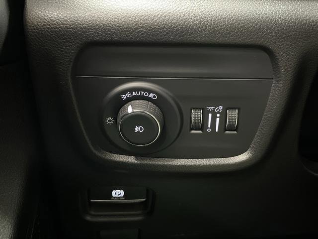 Used 2023 Jeep Grand Cherokee Limited w/ Luxury Tech Group II image 24