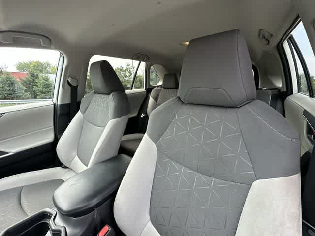 Used 2021 Toyota RAV4 XLE AWD/4WD image 15