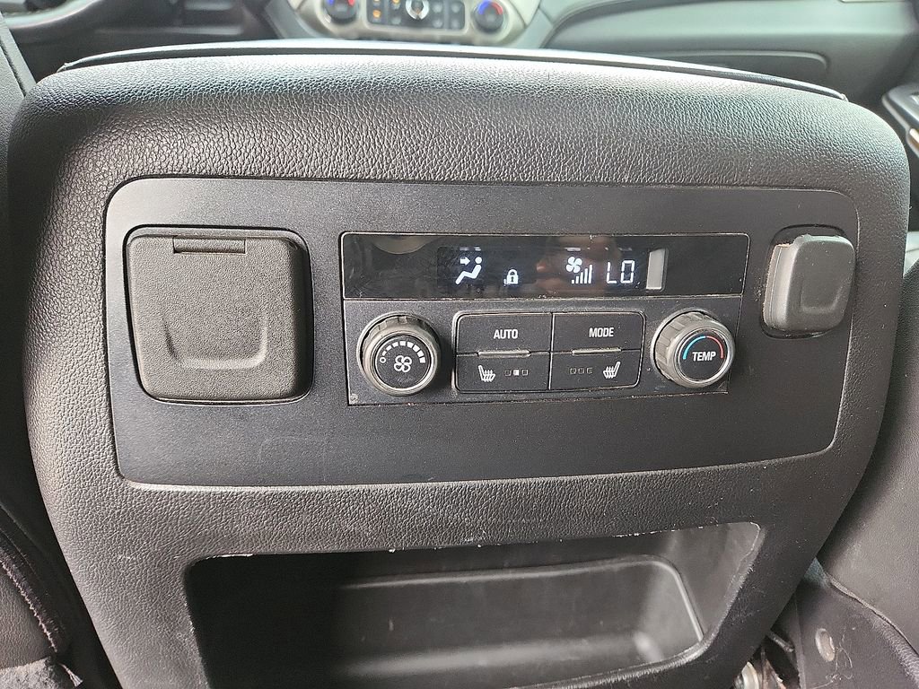 Used 2019 GMC Yukon XL Denali image 18