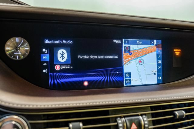 Used 2018 Lexus LS 500 w/ Accessory Package (Z1) RWD image 40