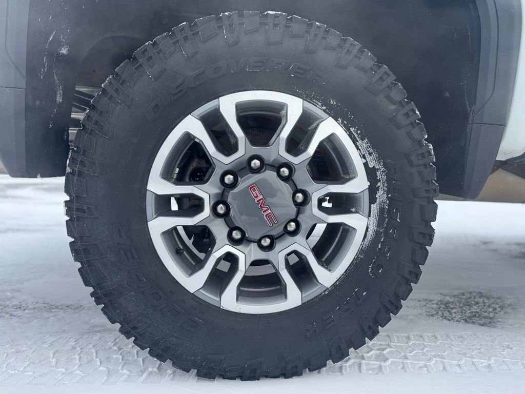 Used 2022 GMC Sierra 2500 AT4 image 11