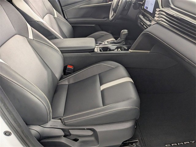 Used 2025 Toyota Camry SE image 31