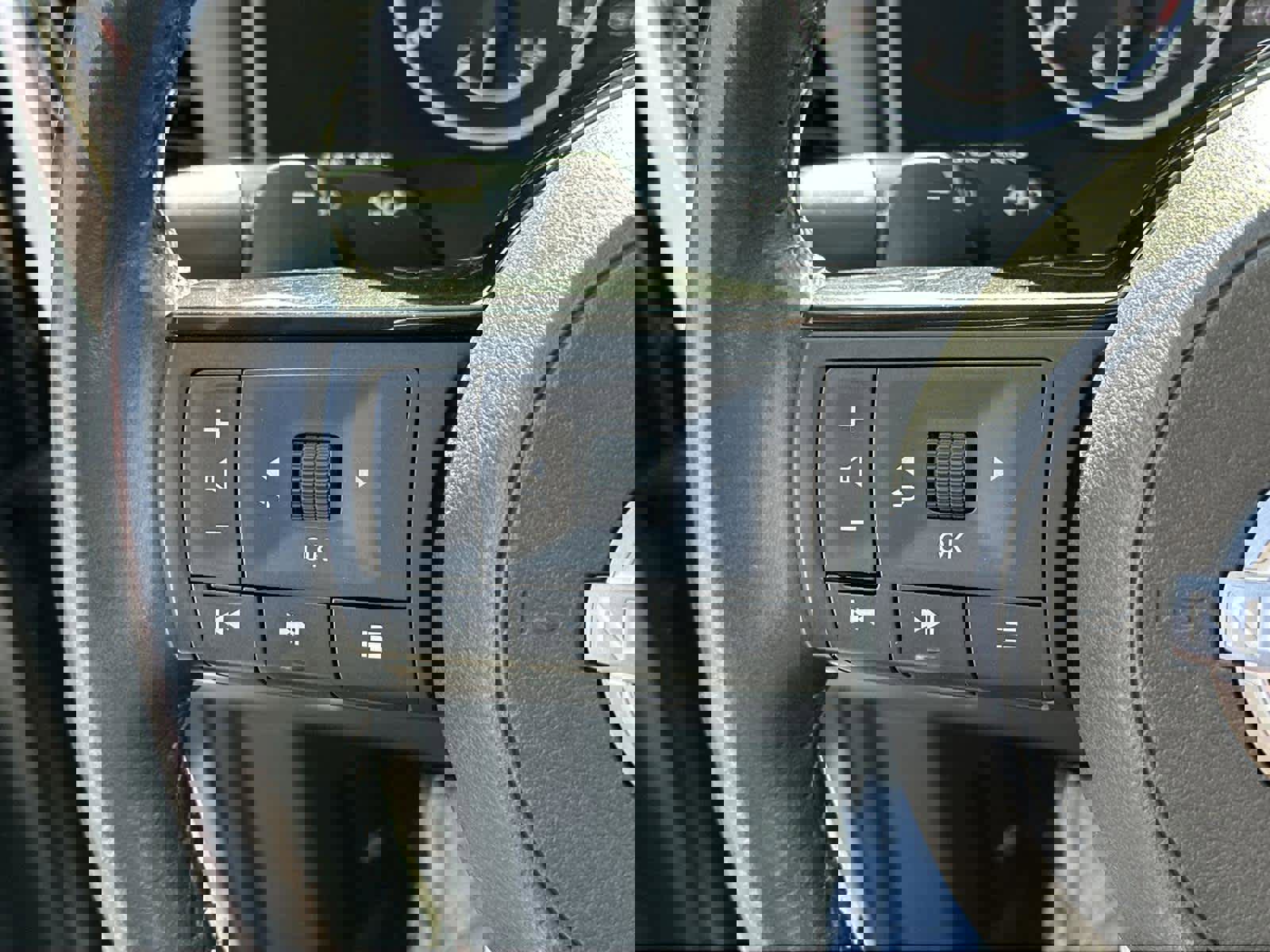 Used 2022 Nissan Rogue SL image 23