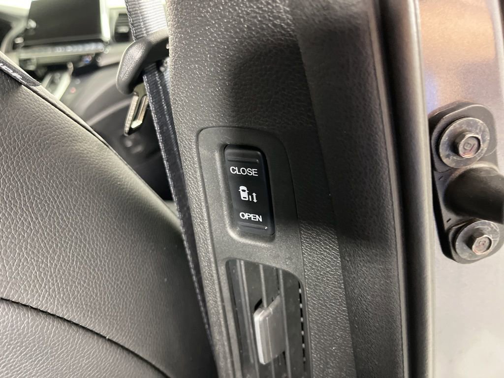 Used 2025 Honda Odyssey EX-L image 8