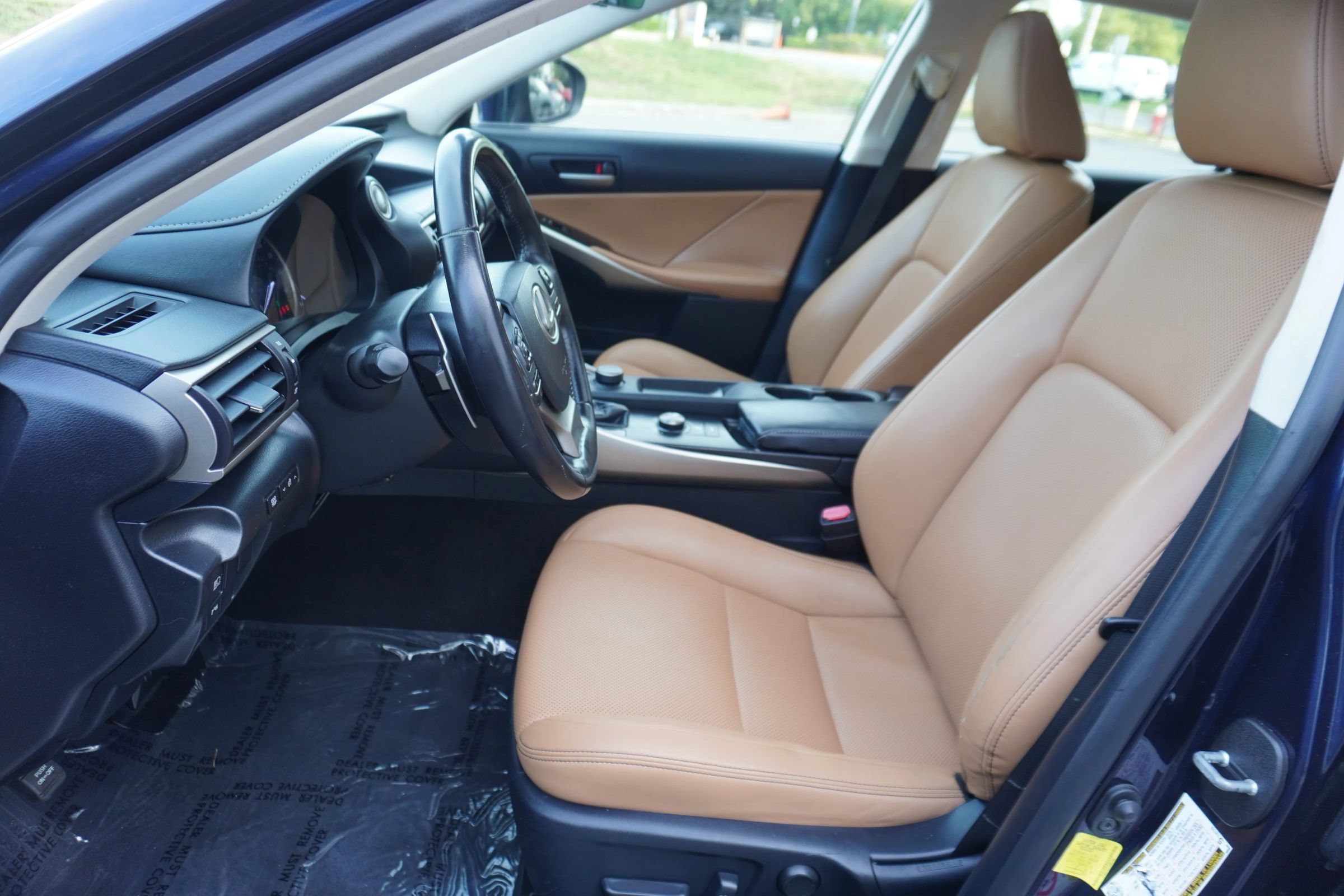 Used 2017 Lexus IS 200t w/ Premium Package RWD image 9