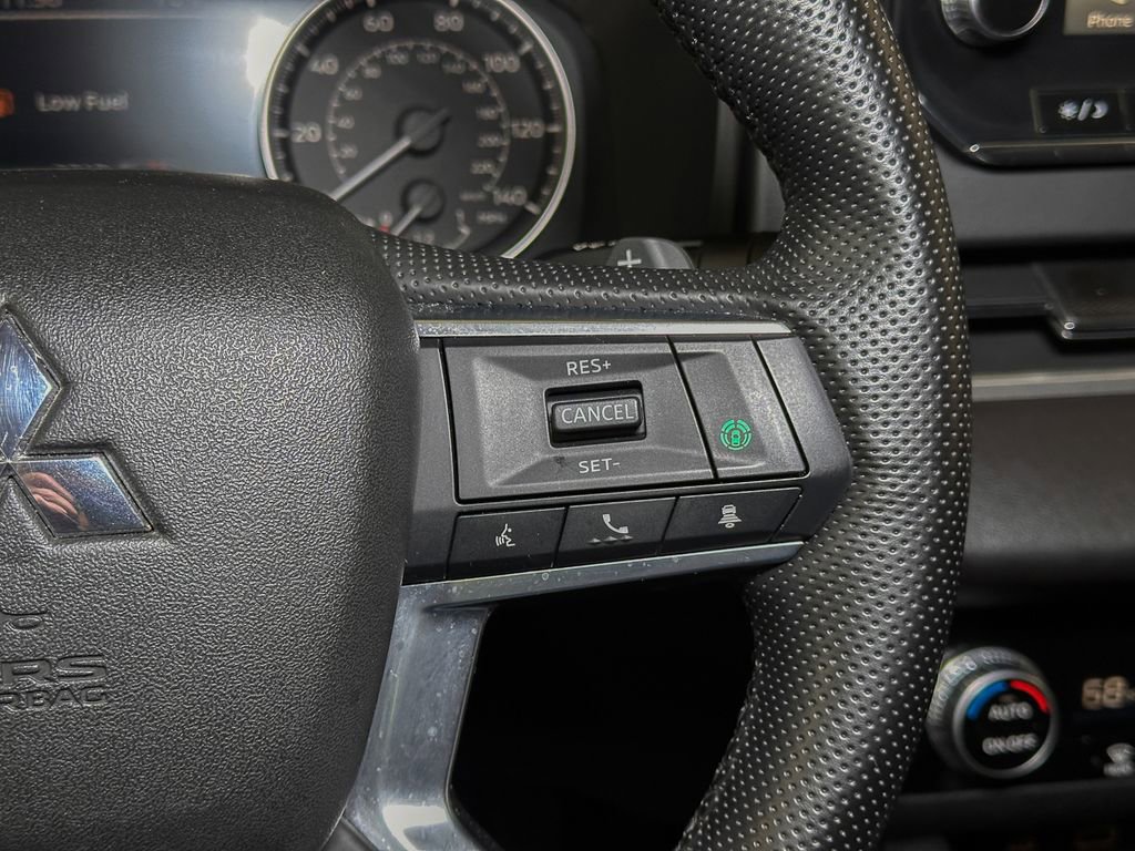 Used 2022 Mitsubishi Outlander SE AWD/4WD image 37