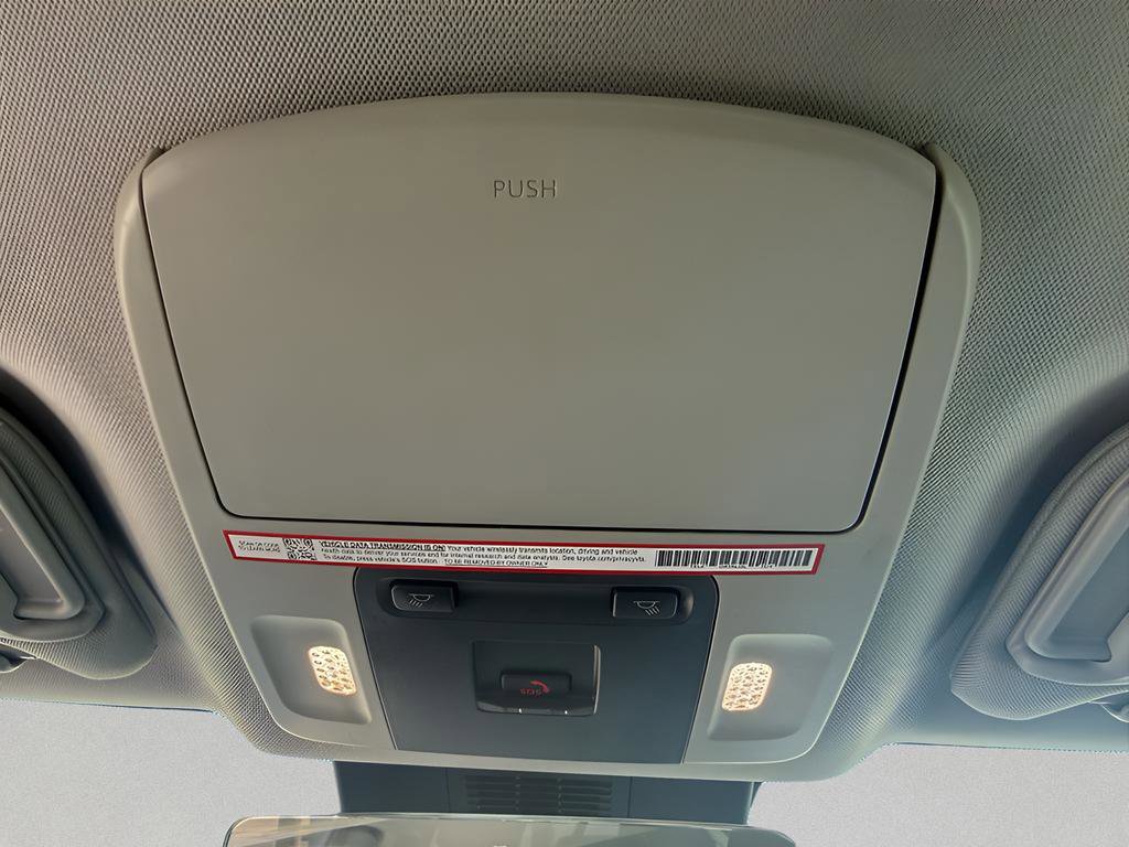Used 2025 Toyota Camry LE image 31