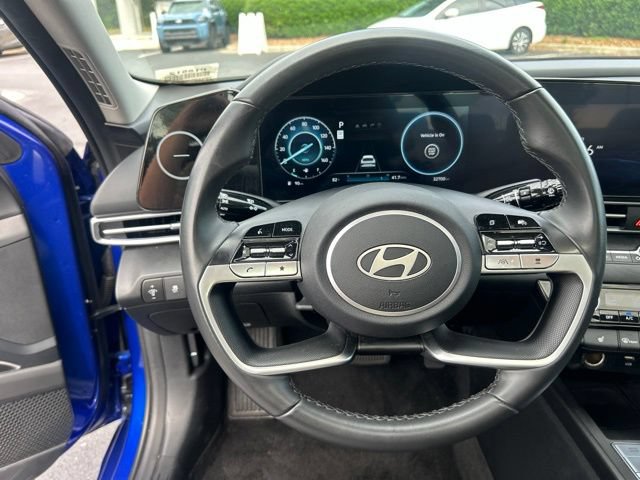 Used 2025 Hyundai Elantra SEL FWD image 18