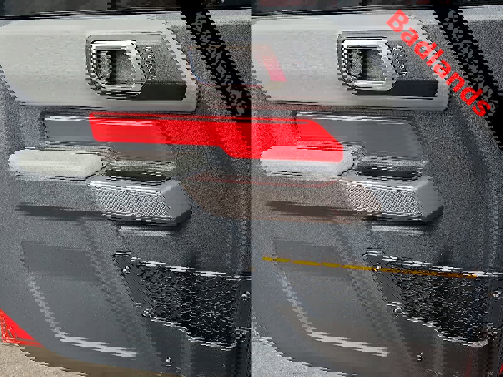 Used 2023 Ford Bronco Badlands image 27