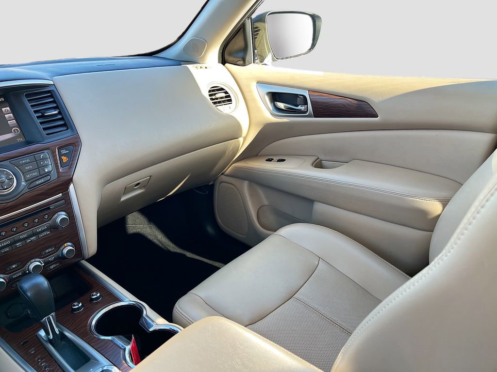 Used 2019 Nissan Pathfinder Platinum image 23