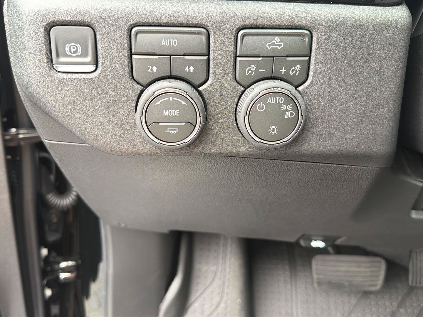 New 2026 Chevrolet Silverado 1500 LT w/ Protection Package AWD/4WD image 19