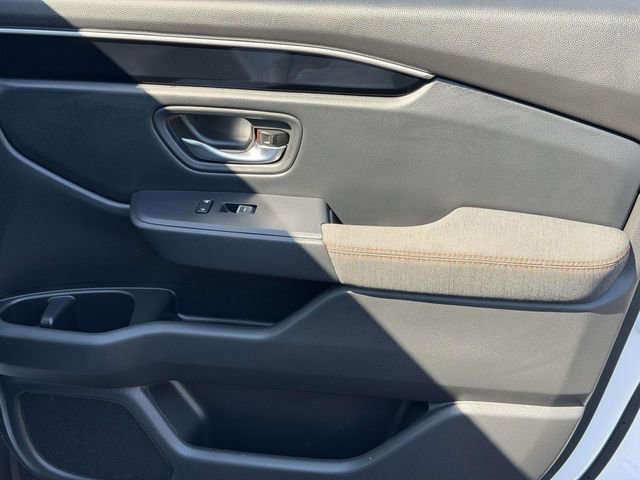 Used 2025 Honda Pilot Sport image 6