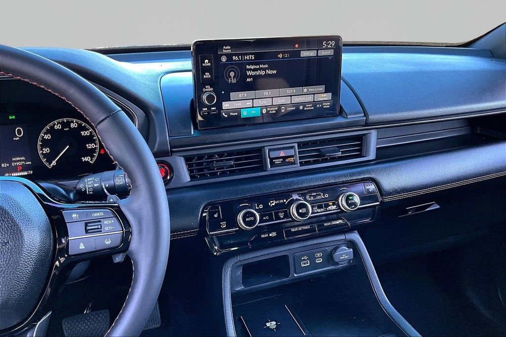 Used 2025 Honda Pilot TrailSport image 10