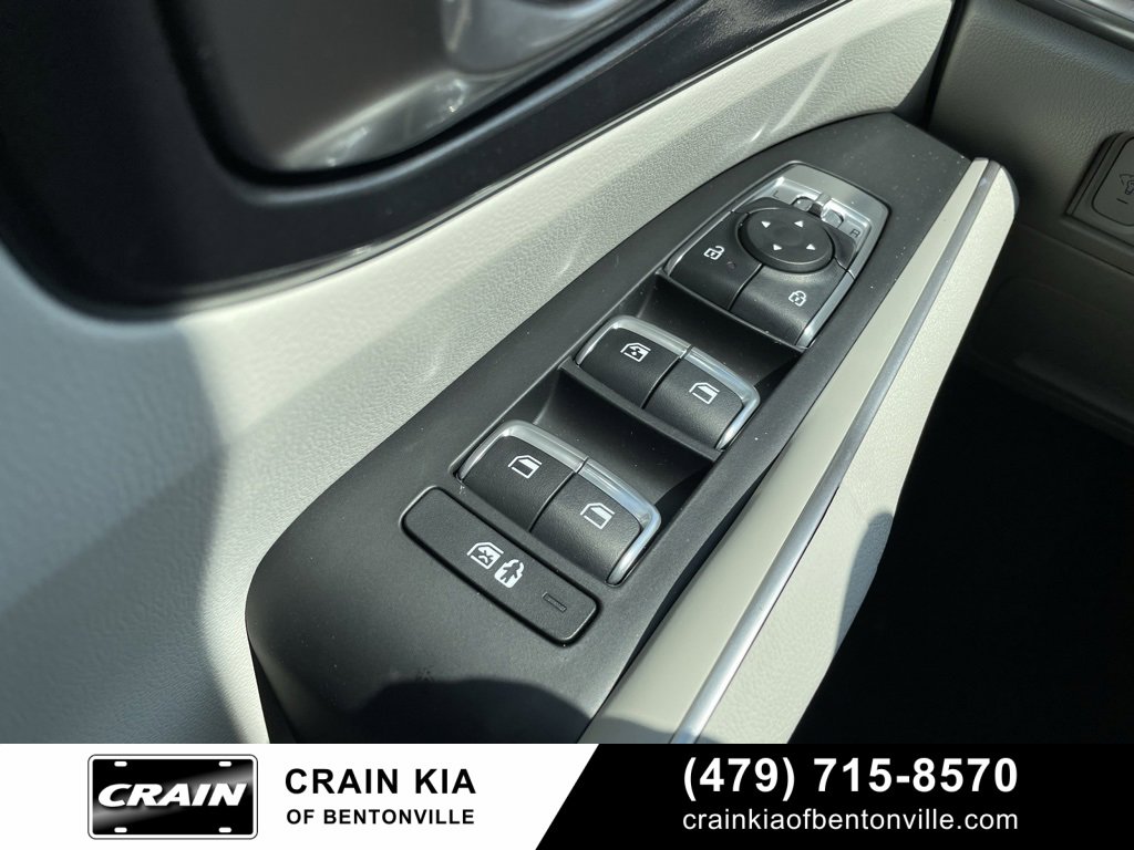 New 2025 Kia Sorento S image 22