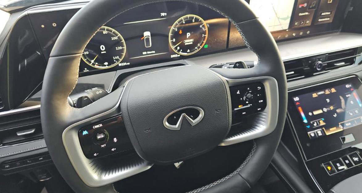 Certified 2025 INFINITI QX80 Luxe image 19