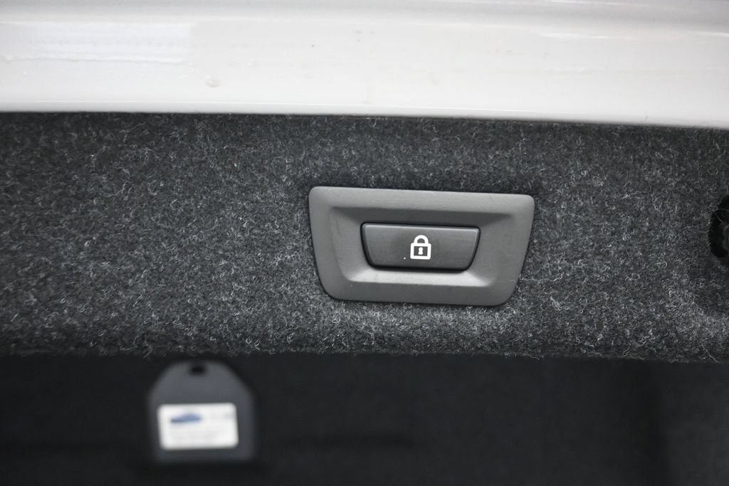 Used 2017 BMW 530i xDrive AWD/4WD image 54