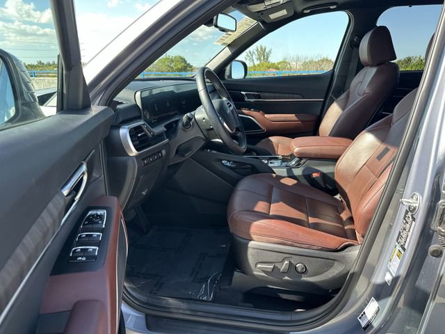 Used 2024 Kia Telluride EX w/ EX Captain's Chair Package image 22