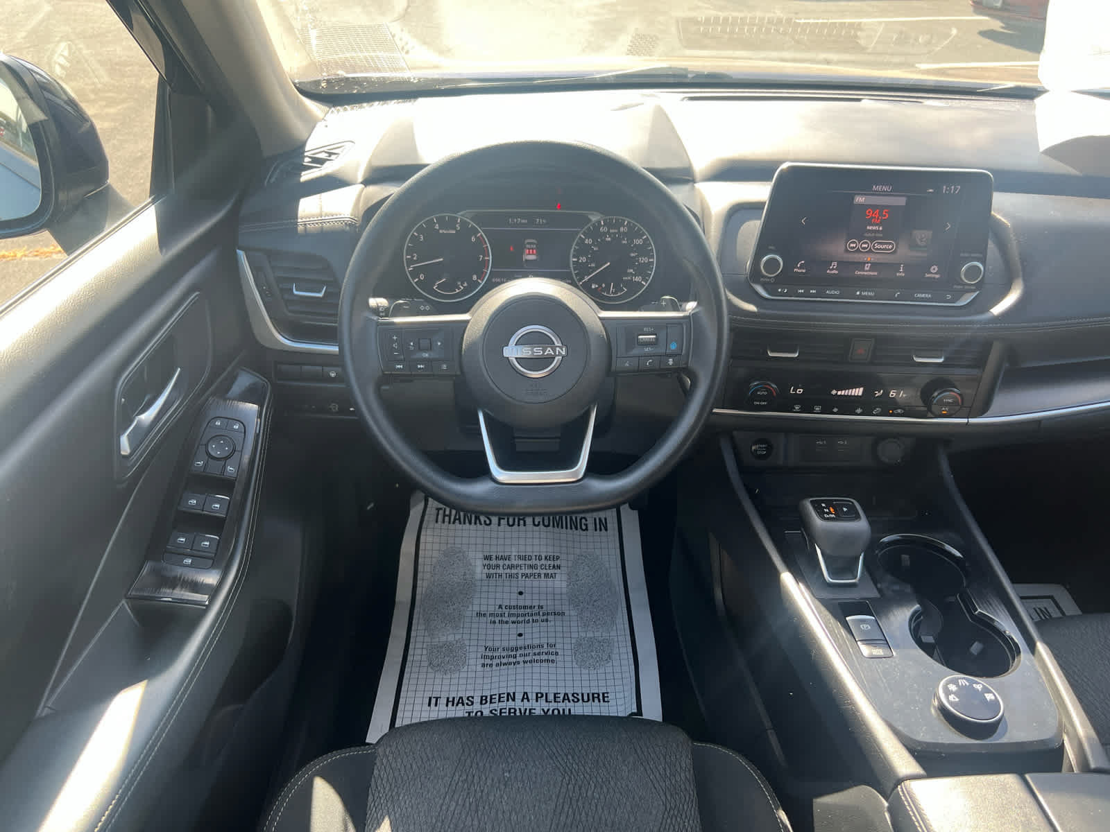 Used 2024 Nissan Rogue SV AWD/4WD image 2