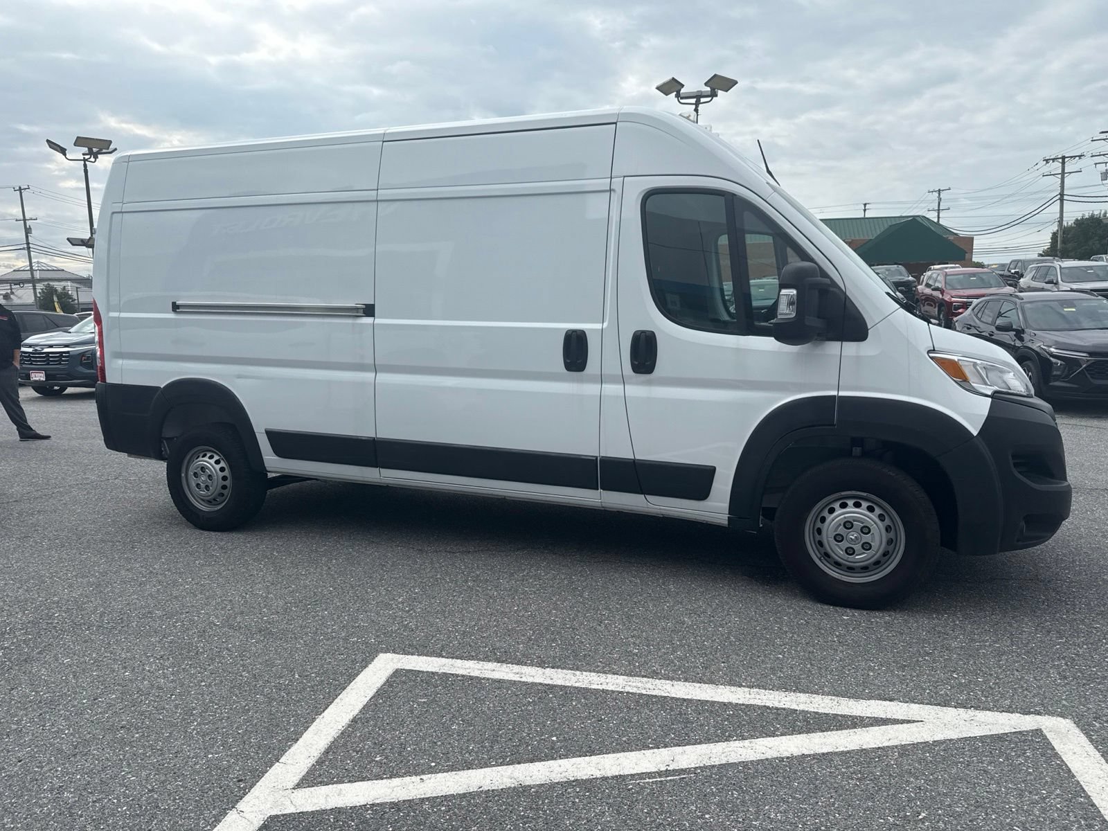 Used 2025 RAM ProMaster 2500 w/ Convenience Group FWD image 3