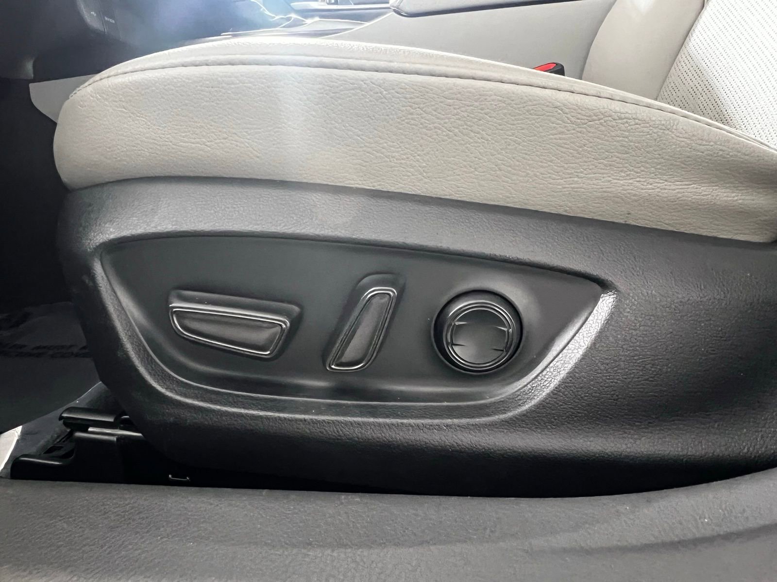 Used 2024 Toyota Camry XSE image 12