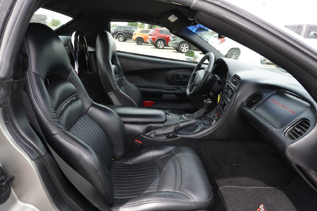 Used 2001 Chevrolet Corvette Convertible w/ Preferred Equipment Group2 RWD image 29