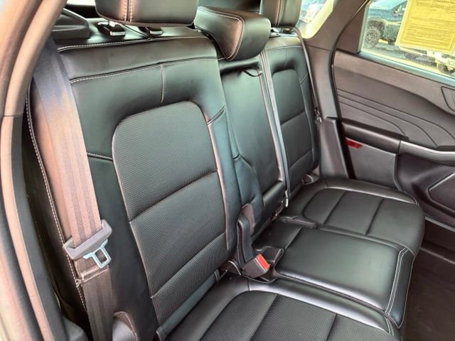 Used 2025 Ford Escape Platinum AWD/4WD image 21