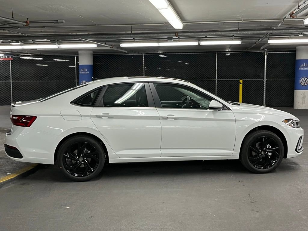 New 2026 Volkswagen Jetta SE FWD image 36