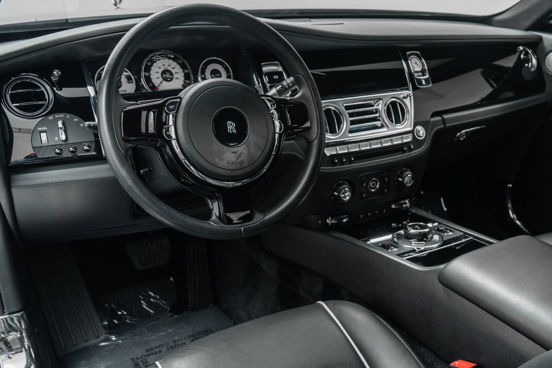 Used 2015 Rolls-Royce Wraith image 13